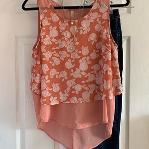“Lush” sleeveless shirt